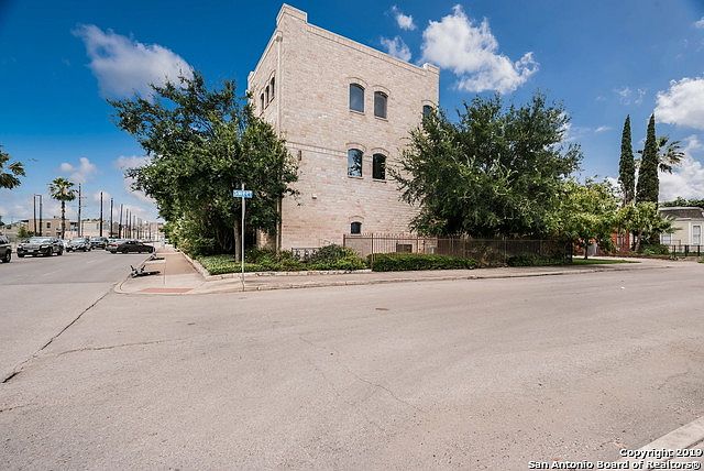 1st image of 1202 S Flores St APT 106