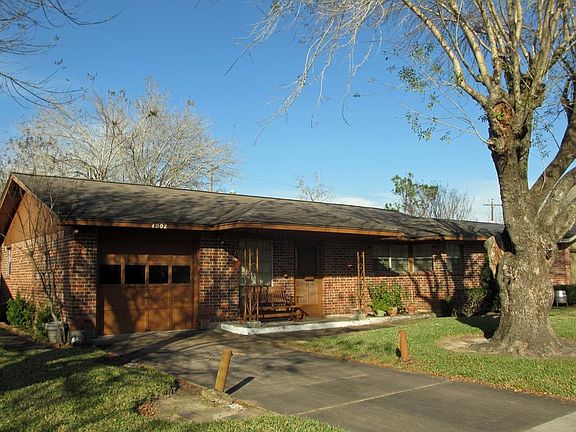 3rd image of 4002 Rosebud Dr
