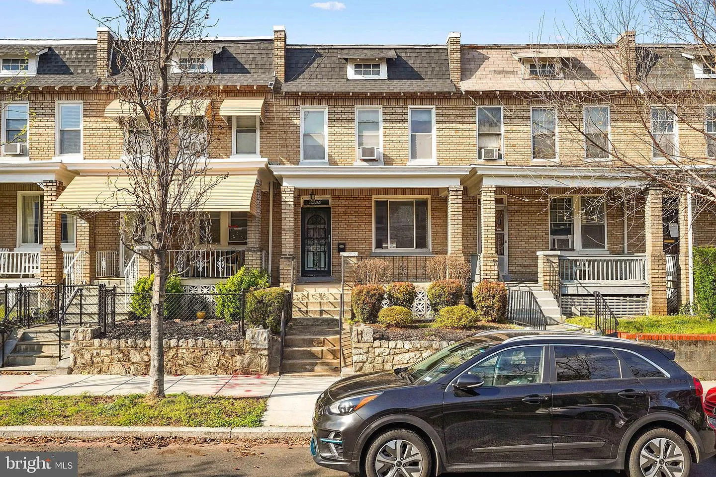 1734 A St SE photo 1