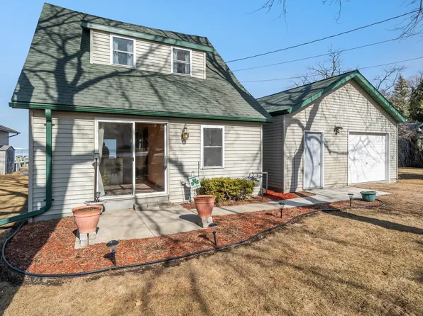 N7408 Winnebago Dr, Fond Du Lac, WI 54935