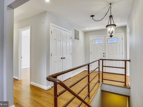 3rd image of 6126 Redwood Ln