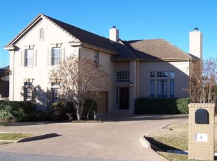 4 Dovedale Cv, The Hills, TX 78738