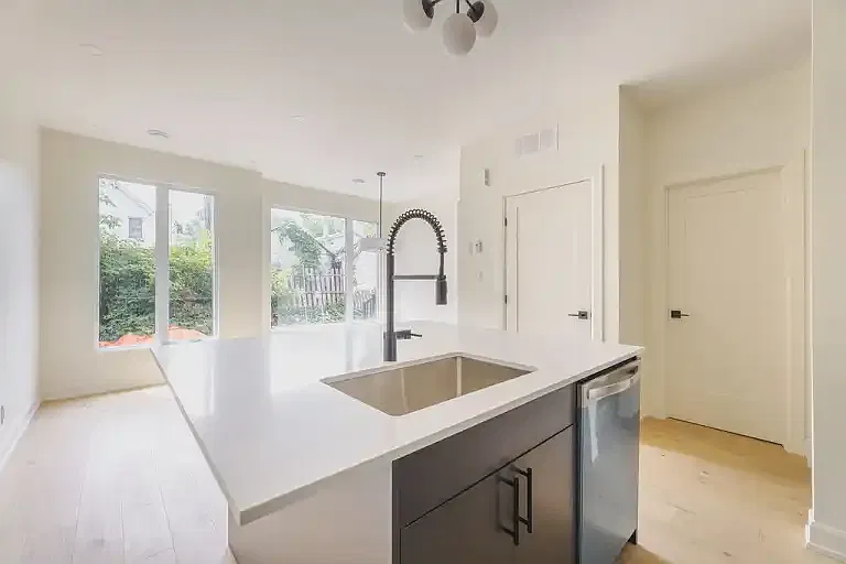 3 bed, 2.0 bath, $3,600 — Photo 4