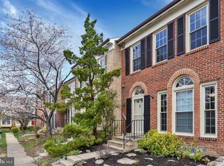 5828 Apsley House Ct, Alexandria, VA 22310