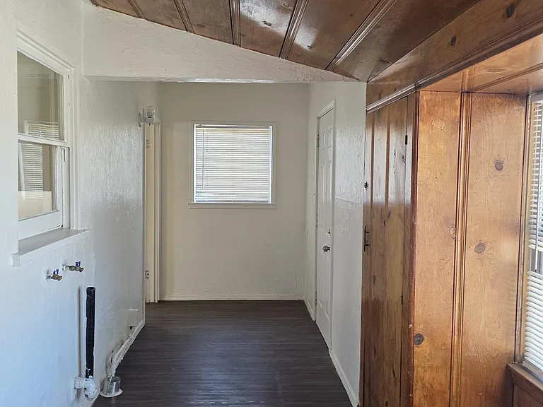 101 W Desert View Dr — Photo 11