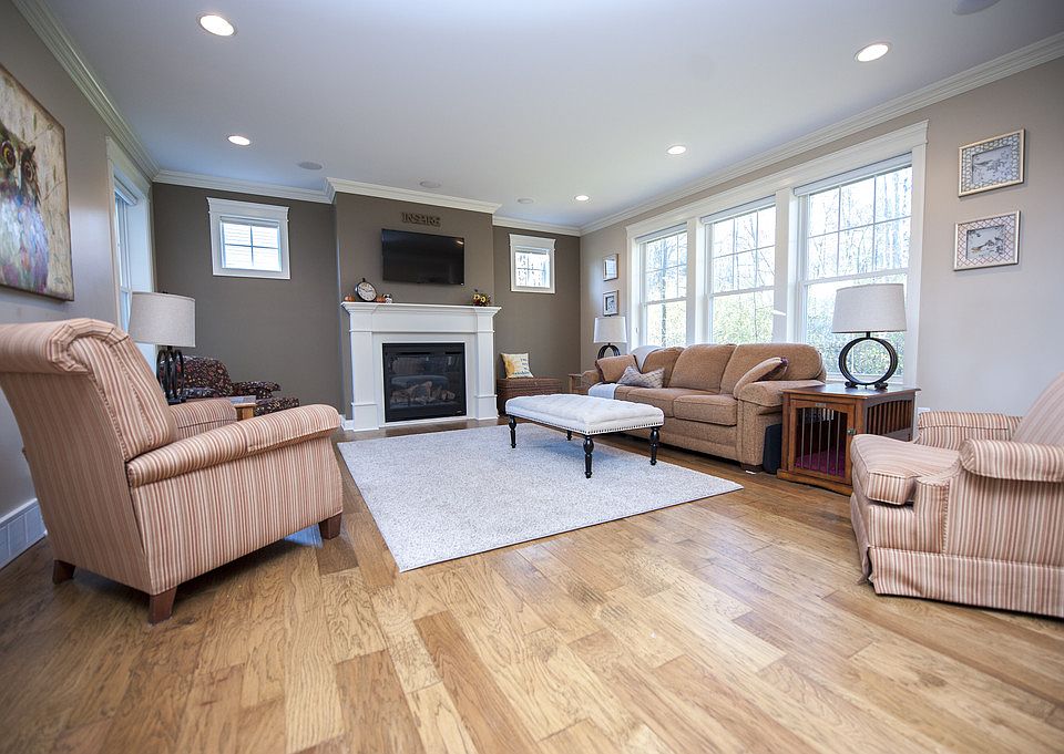 1st image of 5119 Hollyberry Dr