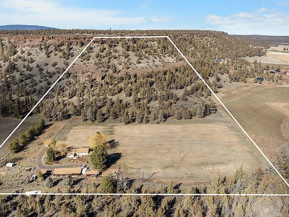 2nd image of 70020 McKenzie Canyon Rd