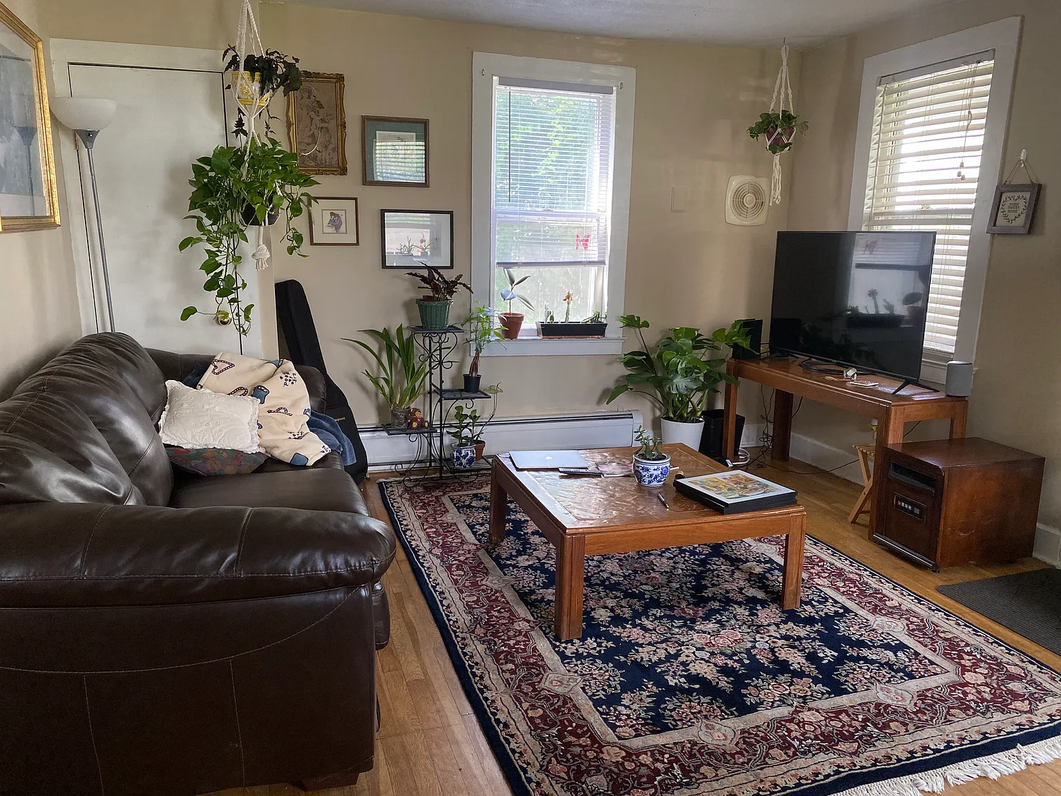 2 bed, 1.5 bath, 1000 sqft, $1,570 — Photo 1