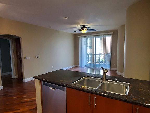 5th image of 525 11th Ave Unit 1407