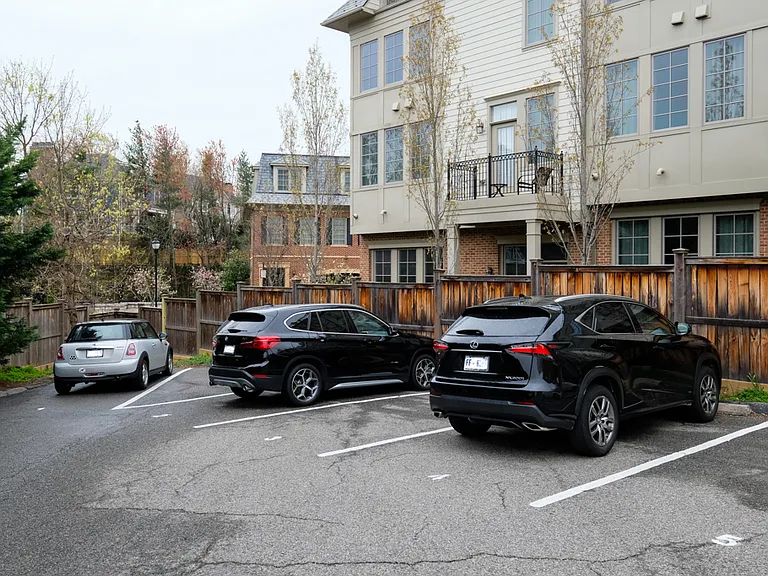4450 Macarthur Blvd NW #7B — Photo 15