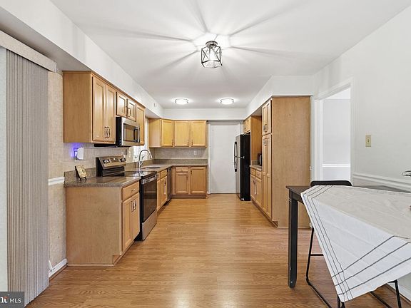 5th image of 4113 Wakefield Ln