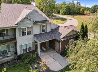 939 Eagle Dr, Fenton, MI 48430