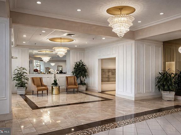 5th image of 3900 Ford Rd APT 9K