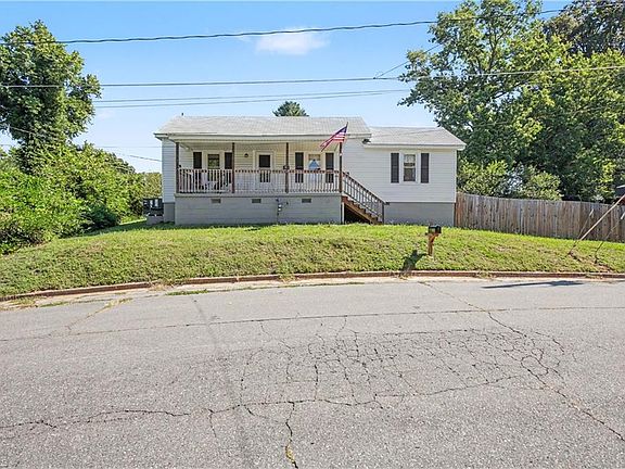2nd image of 412 Victor St