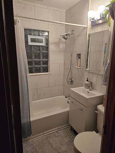 Lower bathroom, newly renovated.