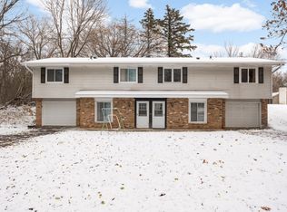 10 Woodpecker Ridge Rd, Tonka Bay, MN 55331