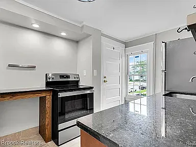 417 W Lincoln Ave #2 — Photo 5