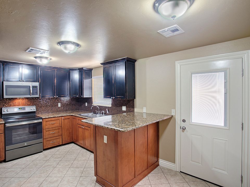 1st image of 4705 SE 19th St
