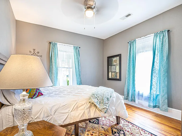 648 Moulton St E — Photo 21