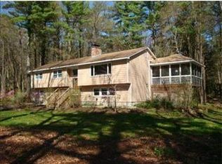 20 Overlook Dr, Amherst, MA 01002