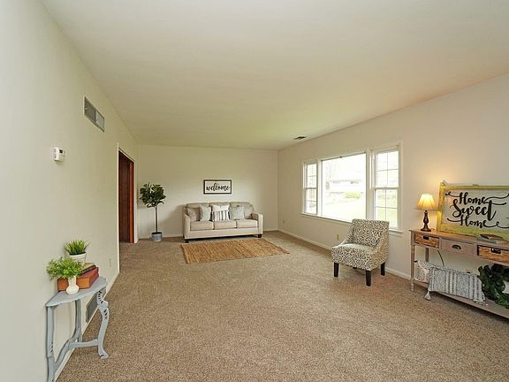 4th image of 3539 Crestnoll Dr
