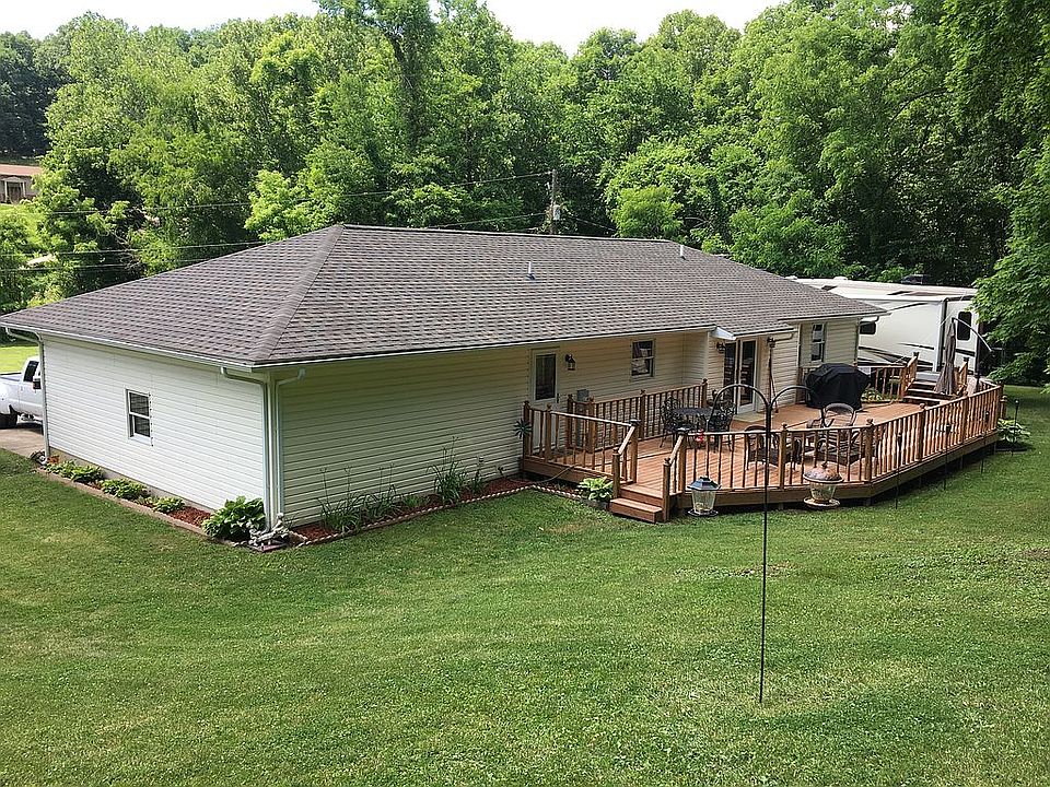 2nd image of 1810 Possum Hollow Rd