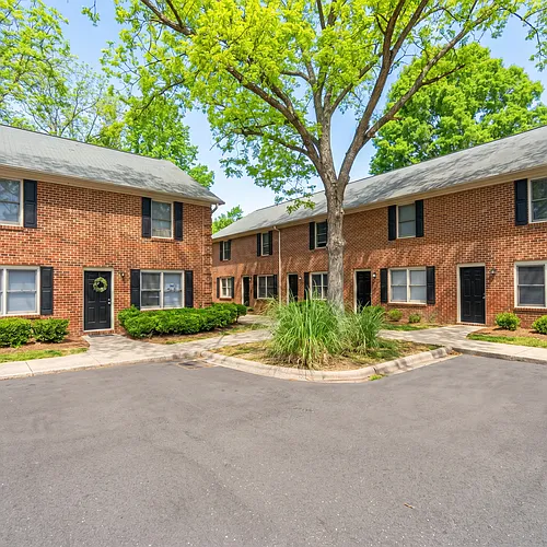 Courtyard Townhomes Photo 1