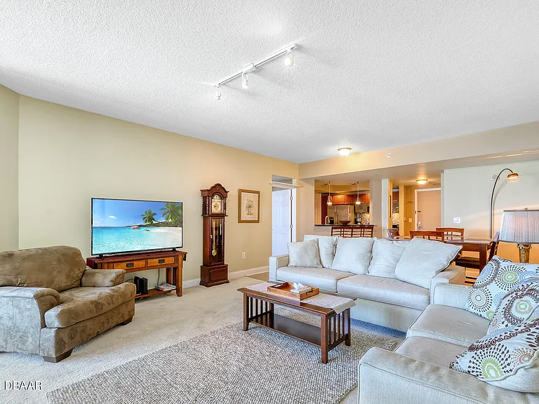 241 Riverside Dr #808 — Photo 7