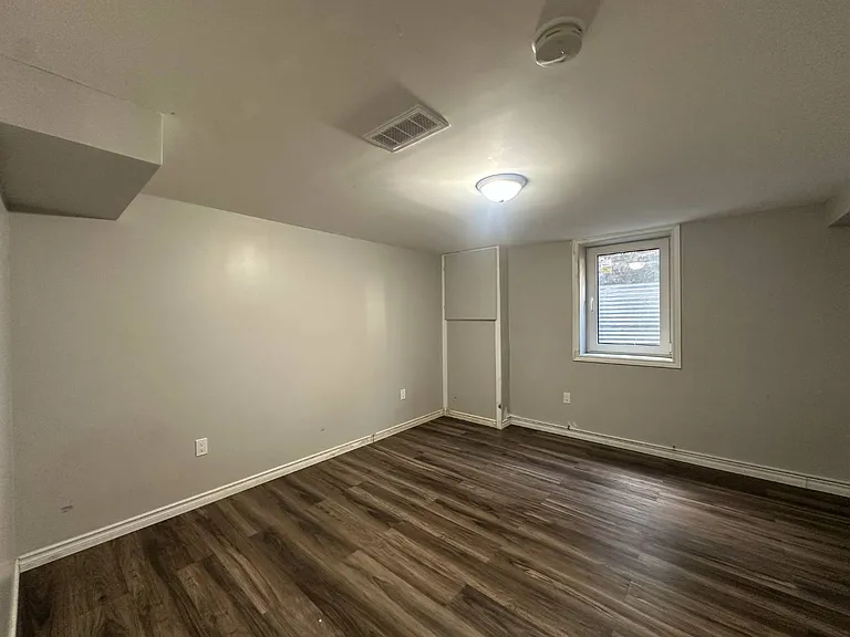 778 Weller St — Photo 19