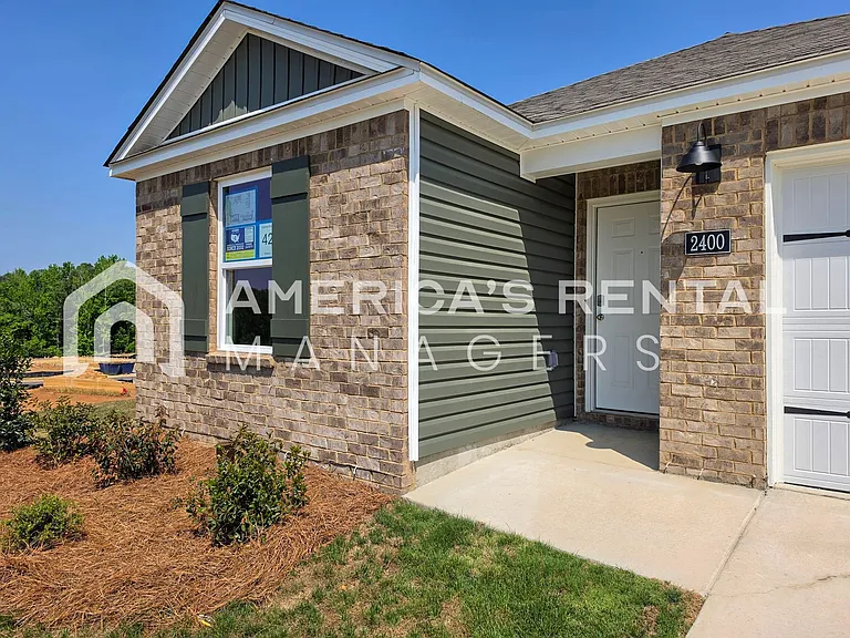 2400 Sky Dr — Photo 6