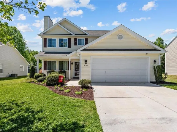 504 Walnut Crossing Dr, Whitsett, NC 27377