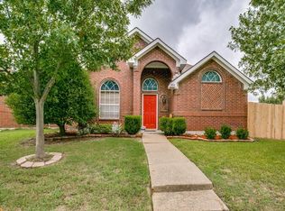 2816 Clearwater Dr, Mesquite, TX 75181