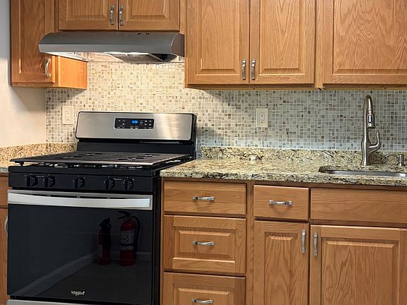 3rd image of 43 Deerberry Ln