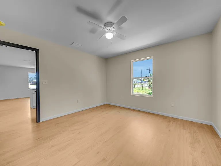 122 N East Ave #A — Photo 12