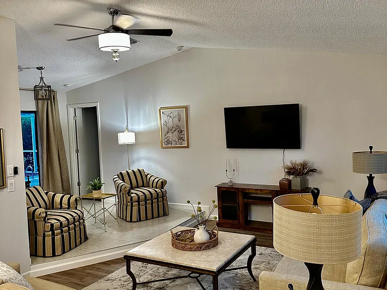 1535 Ultramarine Ln — Photo 4