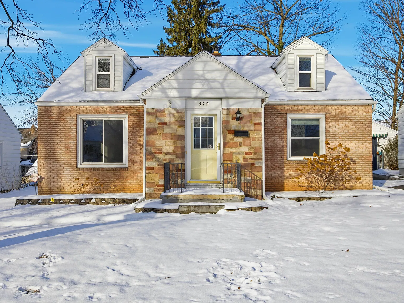 470 Falstaff Rd — Photo 1
