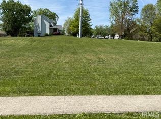 1001 W Estate Dr #123, Bloomington, IN 47403