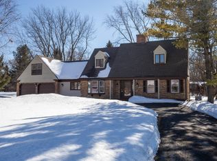 5715 Old Oak Ln, Racine, WI 53402