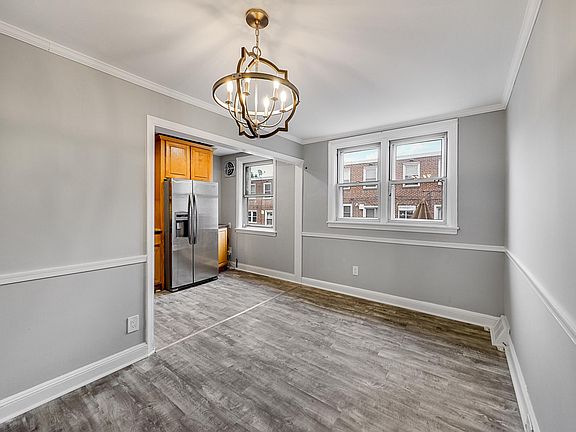 3rd image of 7334 Woodbine Ave