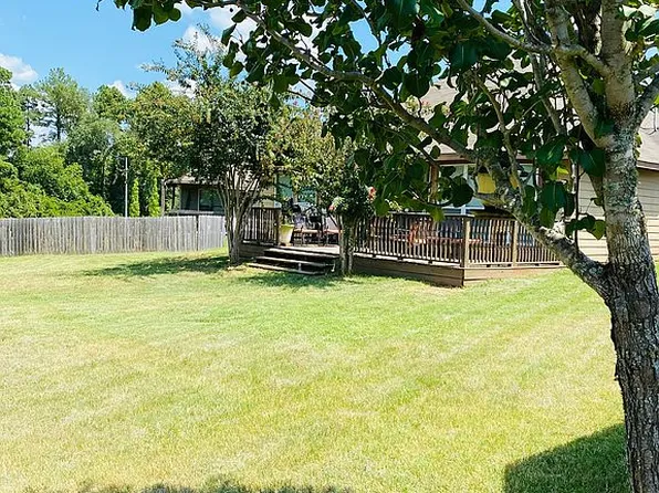 115 Enfield Ct, Huntsville, TX 77320