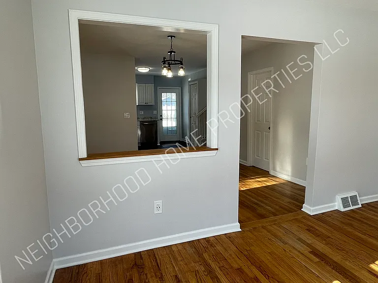 2450 Gerald Ave — Photo 9