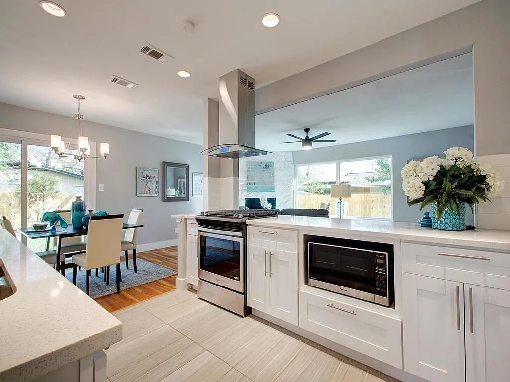 3 bed, 2.0 bath, 1395 sqft, $2,625 — Photo 2