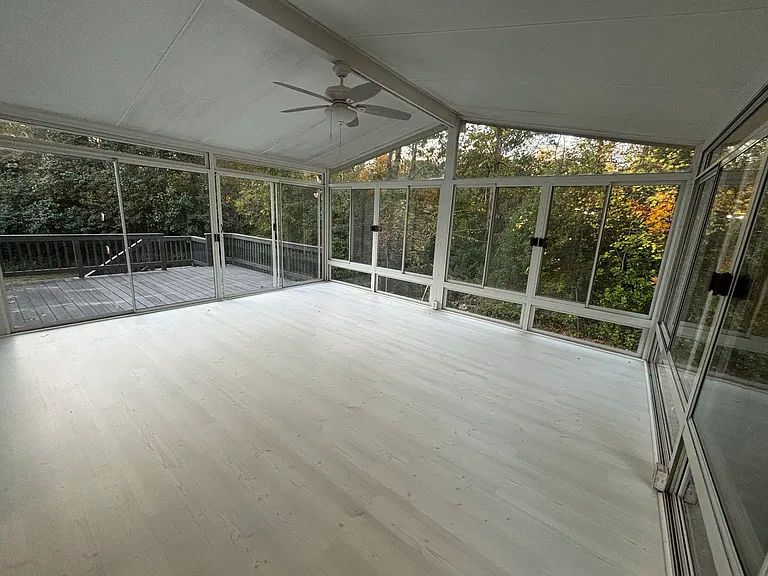 1603 Van Dyke Dr — Photo 2