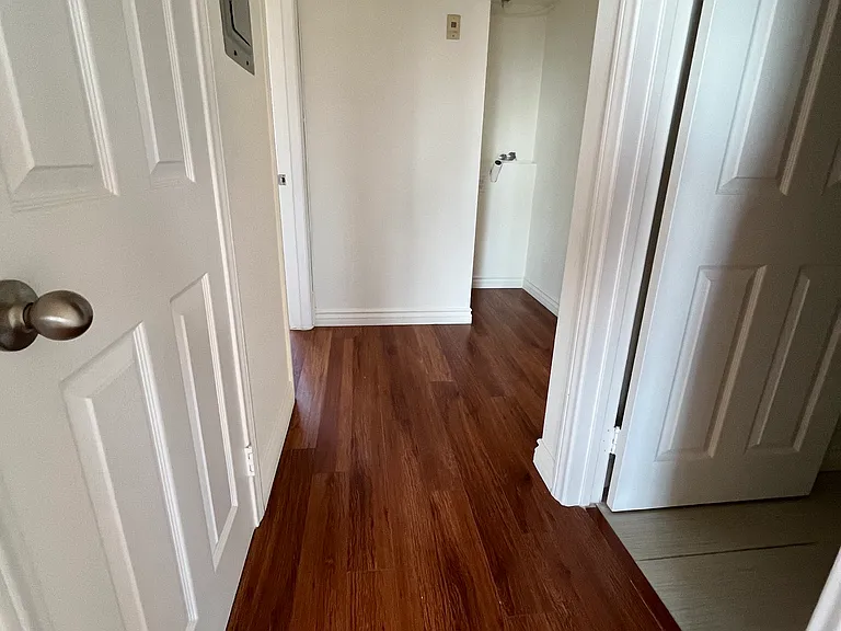 1165 Spazier Ave #104 — Photo 7