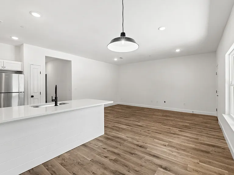 912 Barrow St #2 — Photo 6