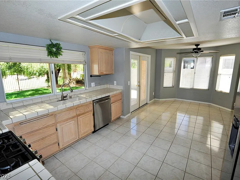 5432 Royal Vista Ln — Photo 10