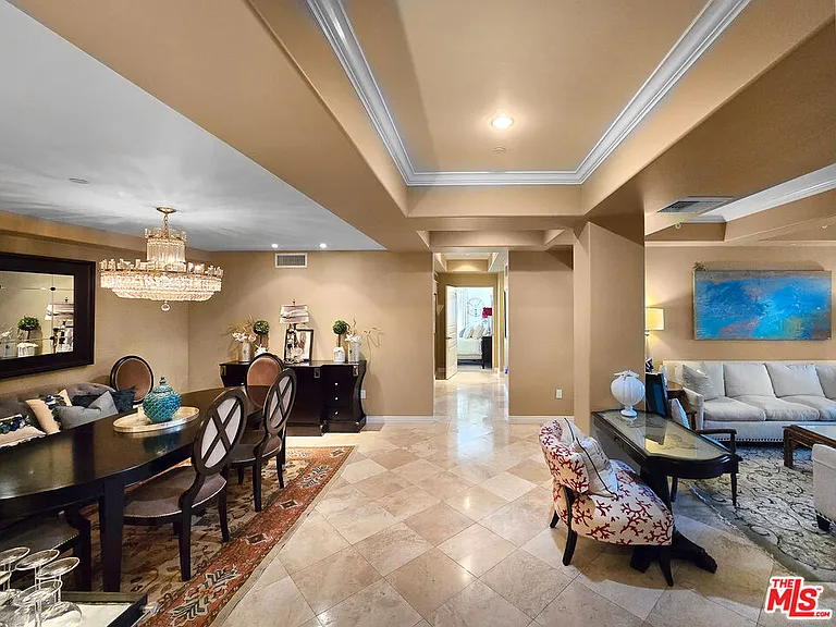 10795 Wilshire Blvd #304 — Photo 11