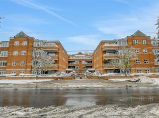 320 Crichton St #202, Ottawa, ON K1M 1W5