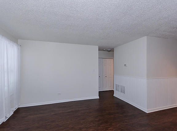 5th image of 407 James Ct Unit A
