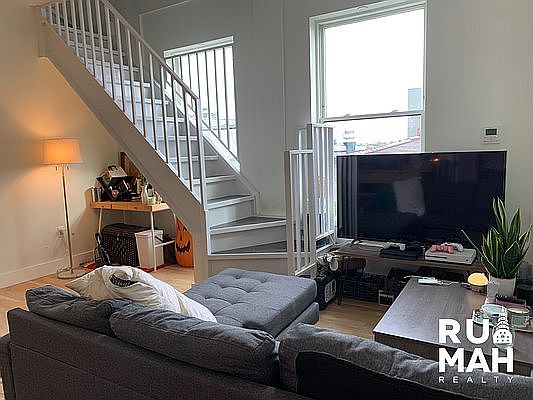 2nd image of 1636 De Kalb Ave #42